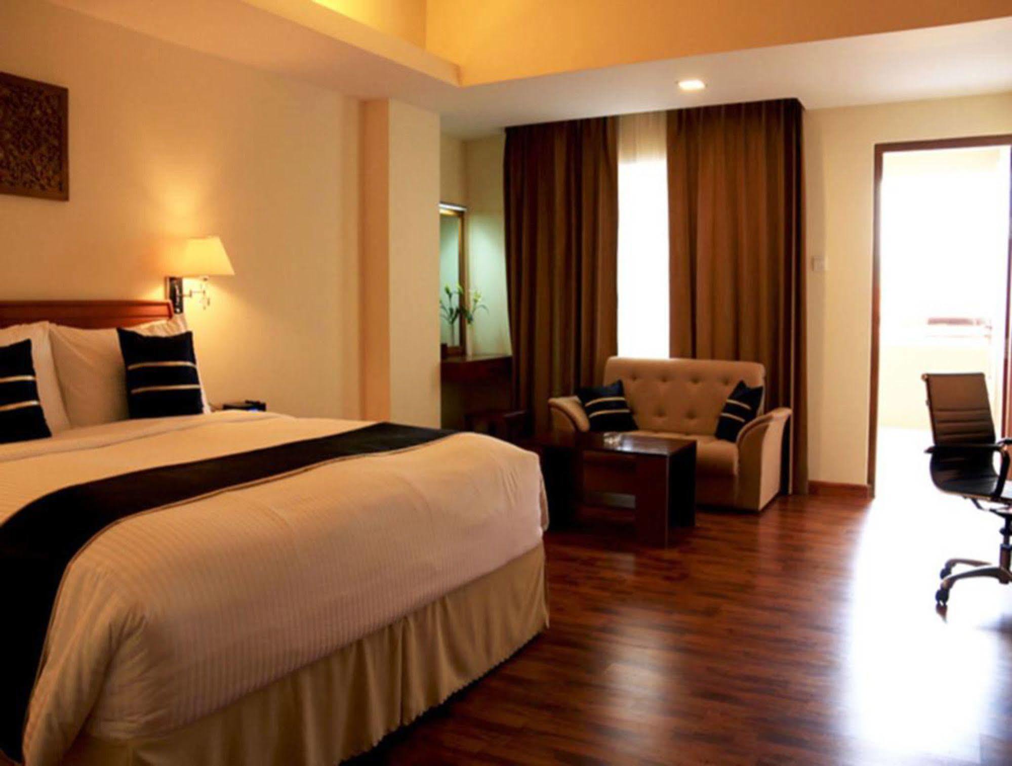 Eastern Palace Hotel Mandalay Dış mekan fotoğraf